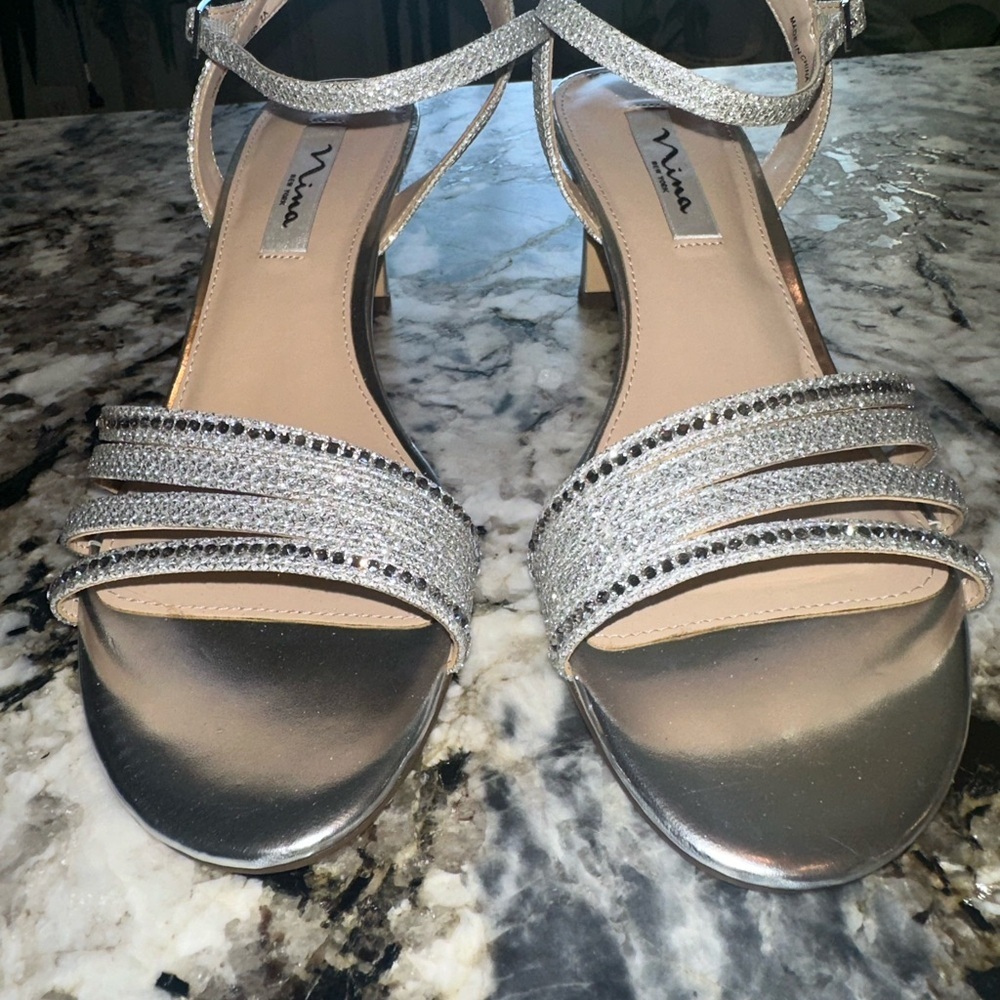 MIA Silver Strappy Sandals Women’s Size 9 Metallic Heels Open Toe Summer Shoes - Picture 5 of 8